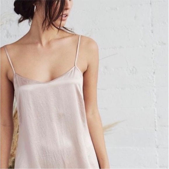 Jenni Kayne satin slip dress in blush - Picture 3 of 12